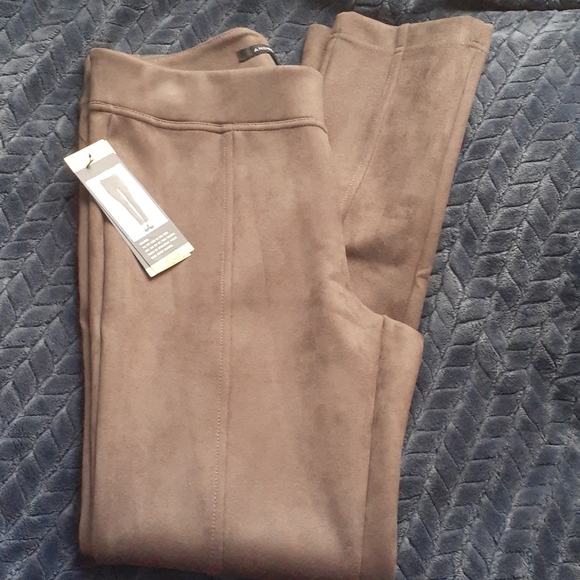 Women super soft stretch FAUX suede pull on pants - Picture 2 of 3